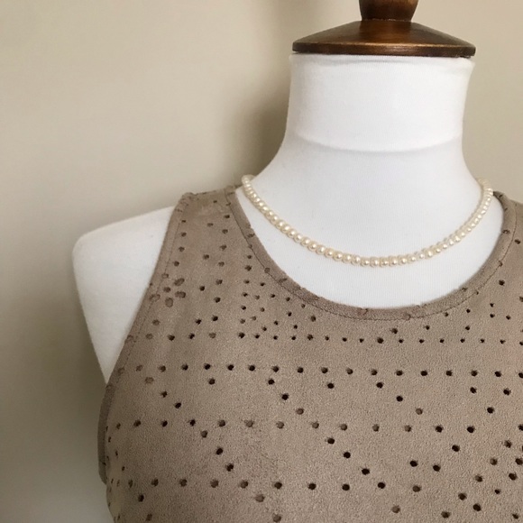 BCBG Caralyn Halter-Neck Open-Back Tank - Picture 3 of 6